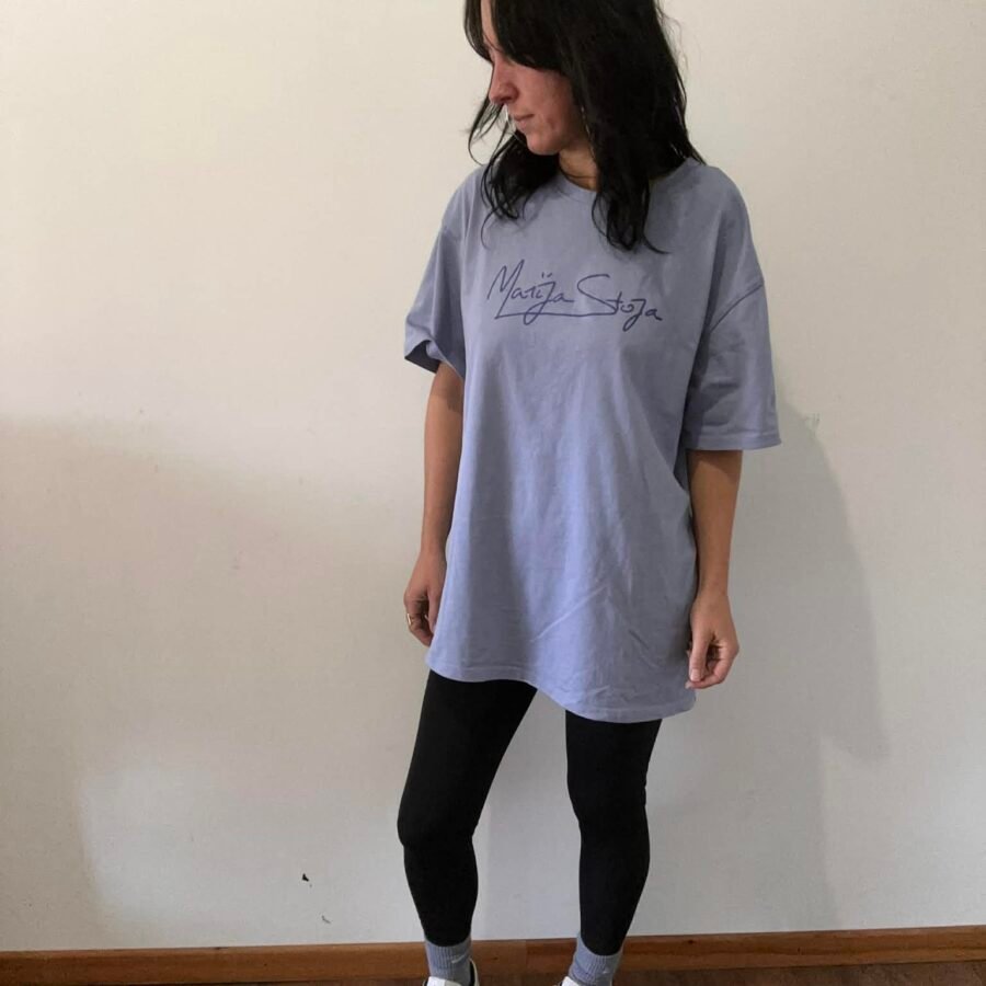 Tshirt Marija Stoja coupe oversize bleu