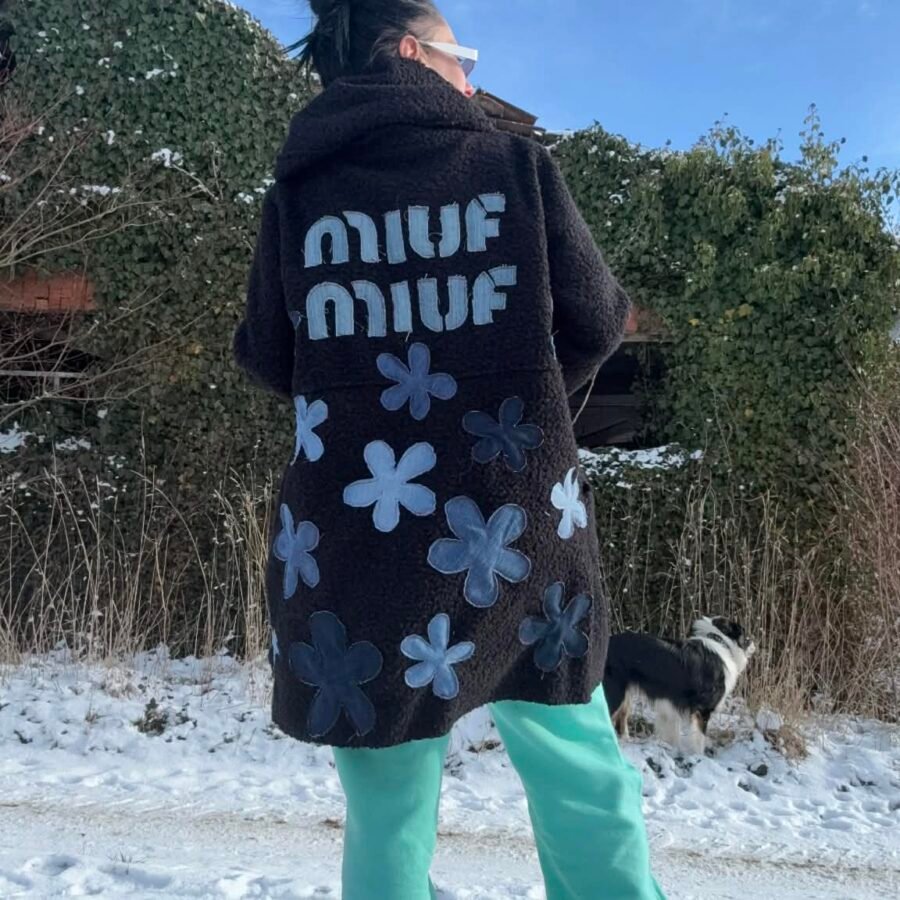 Manteau MIUF MIUF – Manteau upcyclé en teddy brodé de fleurs