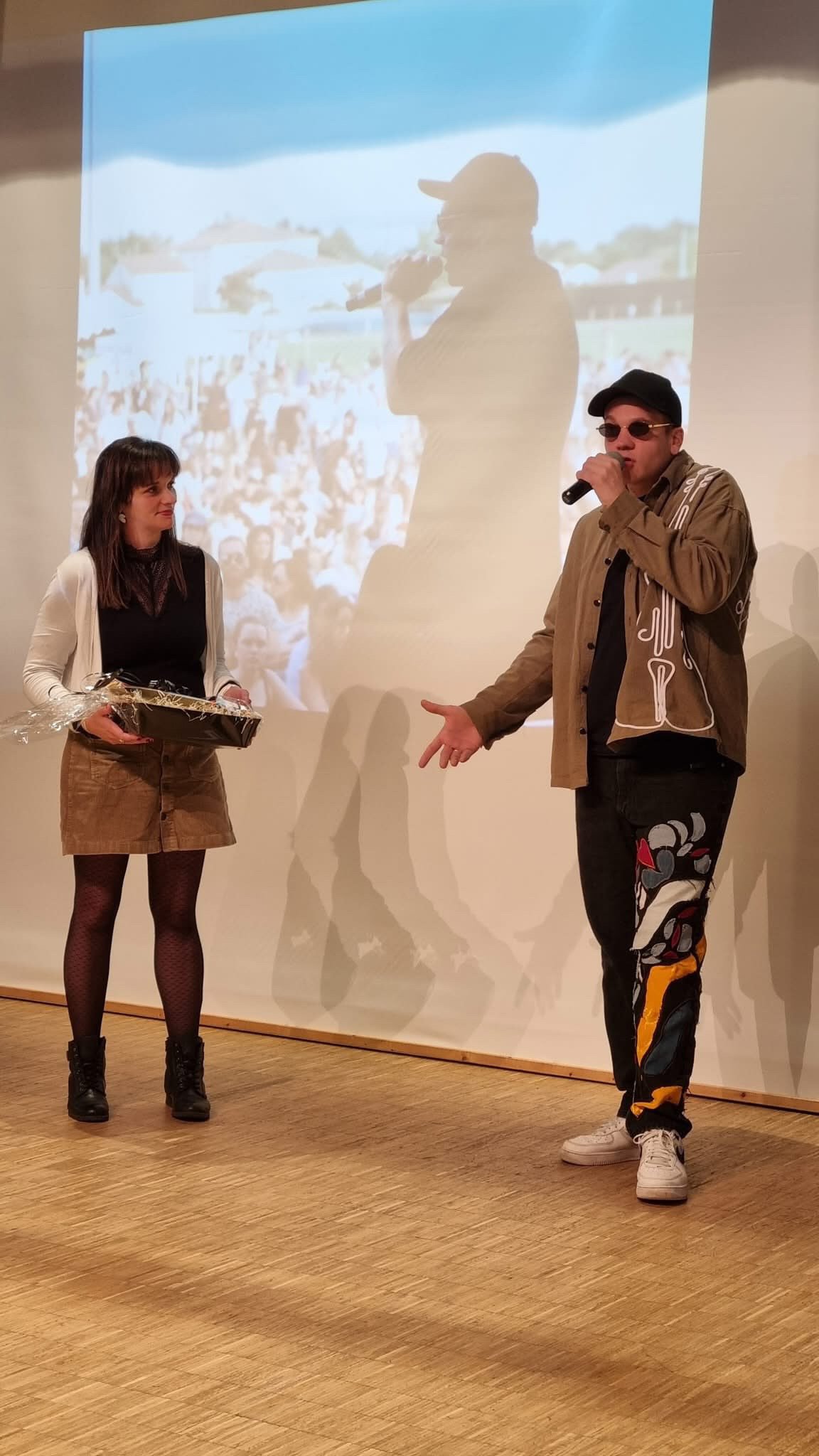 9AA0B390-6354-4C1F-859A-E086B29A4941