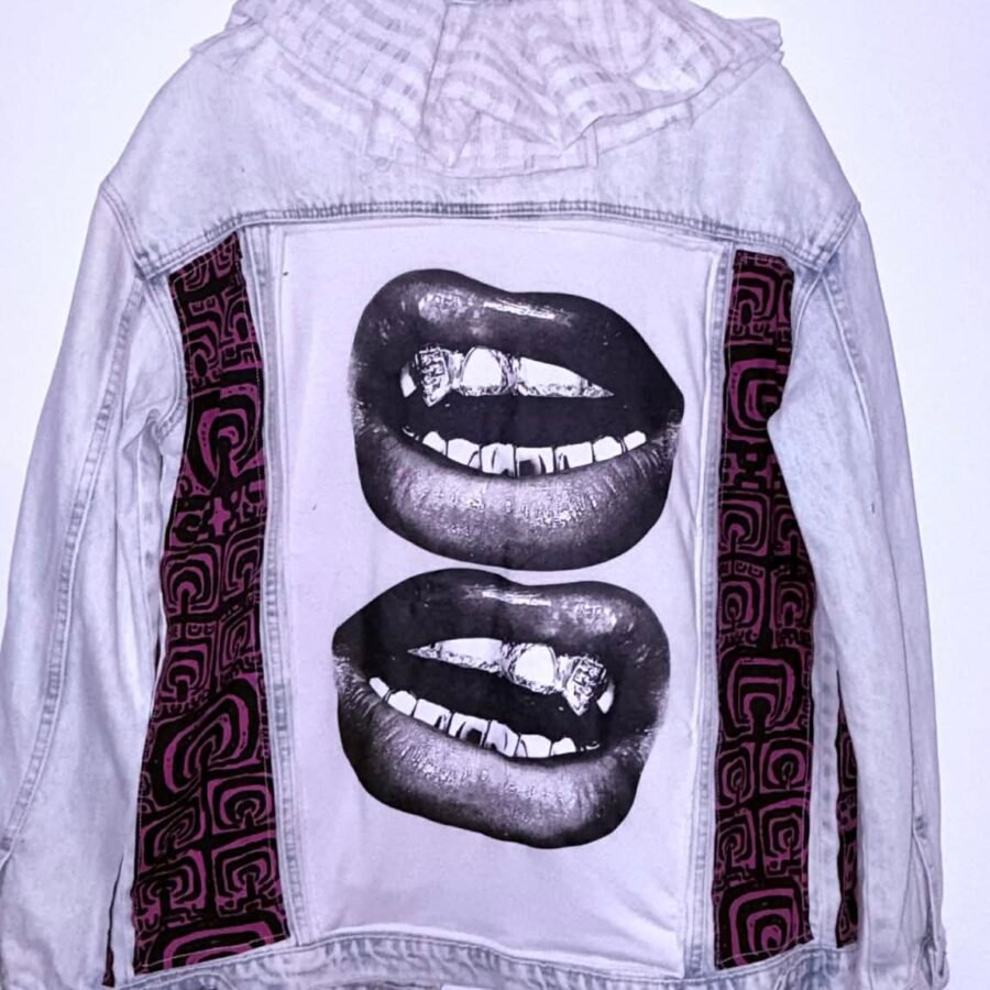 Veste en jean customisée - Double KISS