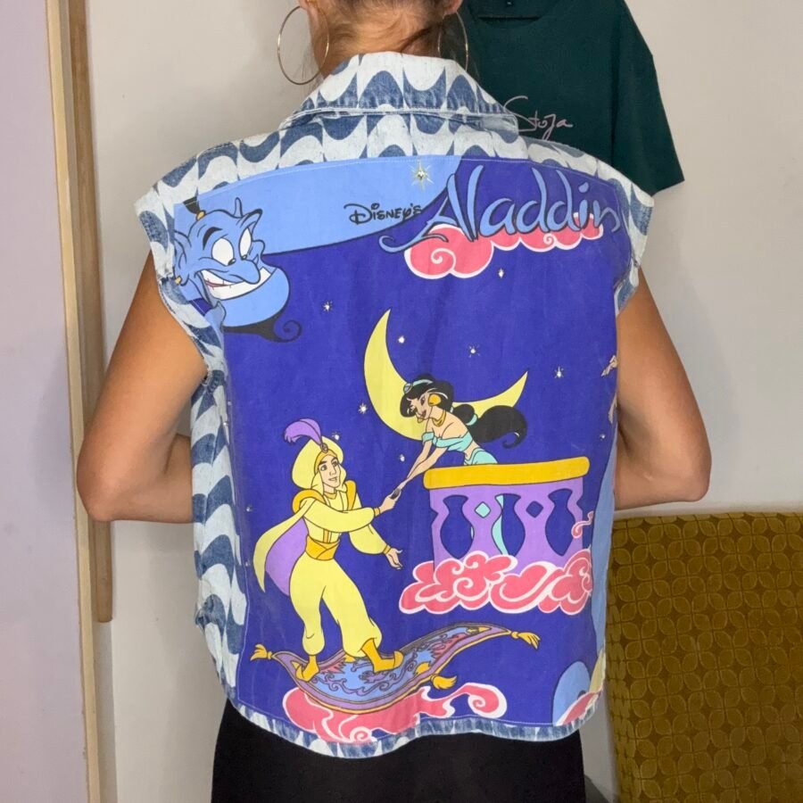 Veste en jean upcyclé – Aladdin et Jasmine
