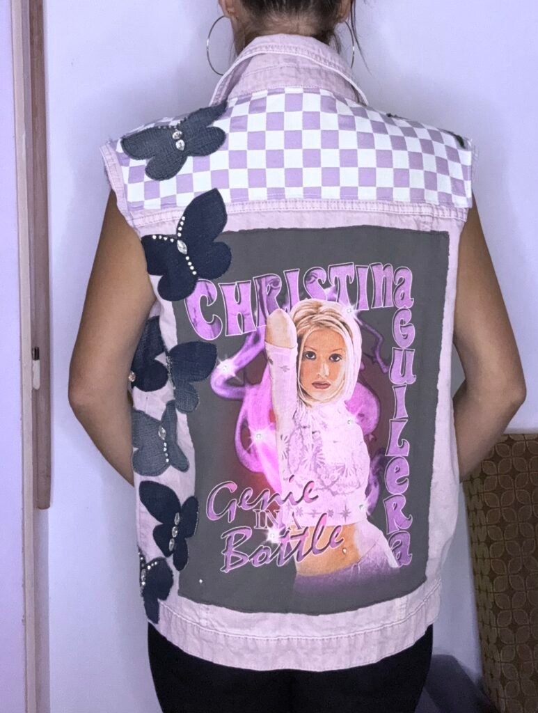 Veste en jean Y2K Christina Aguilera – Pièce unique upcyclée strassée à la main