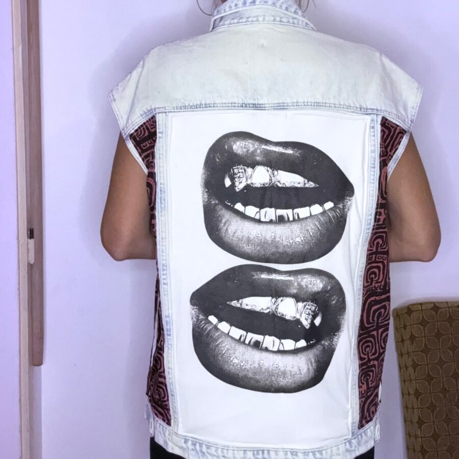 Veste en jean customisée - Double KISS